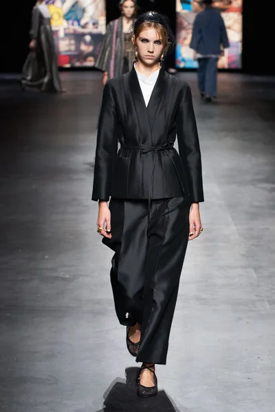 Look 54